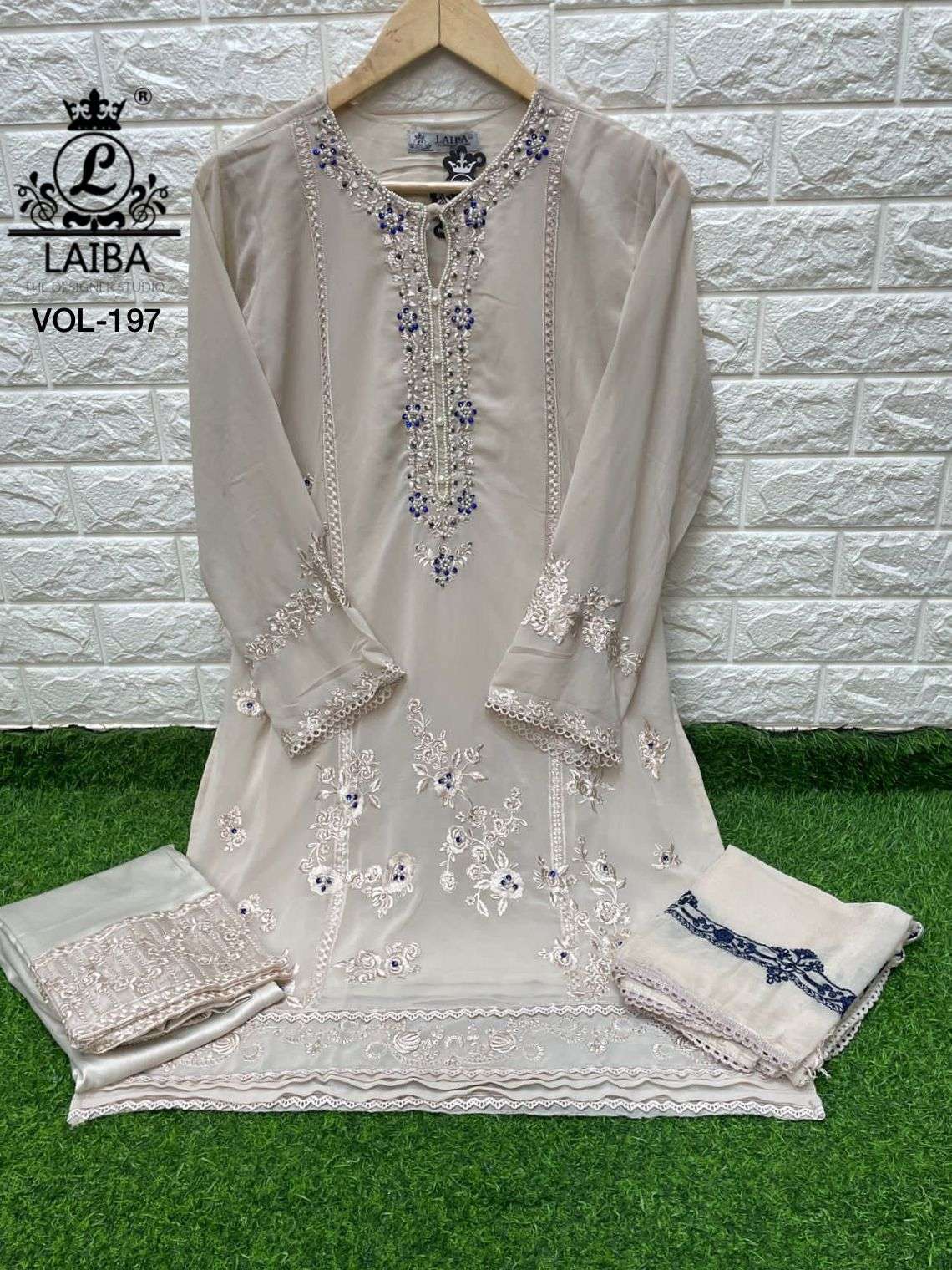 Am Vol-197 By Laiba Beautiful Pakistani Suits Stylish Colorful Fancy Casual Wear & Ethnic Wear Pure Georgette Embroidered Dresses At Wholesale Price