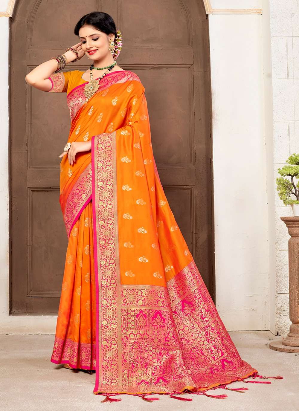 Parampara By Bunawat 1001 To 1006 Series Indian Traditional Wear Collection Beautiful Stylish Fancy Colorful Party Wear & Occasional Wear Banarasi Silk Sarees At Wholesale Price