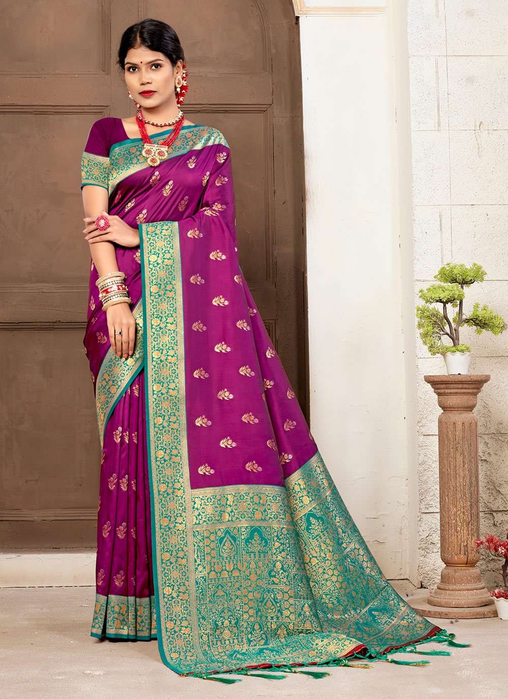 Parampara By Bunawat 1001 To 1006 Series Indian Traditional Wear Collection Beautiful Stylish Fancy Colorful Party Wear & Occasional Wear Banarasi Silk Sarees At Wholesale Price