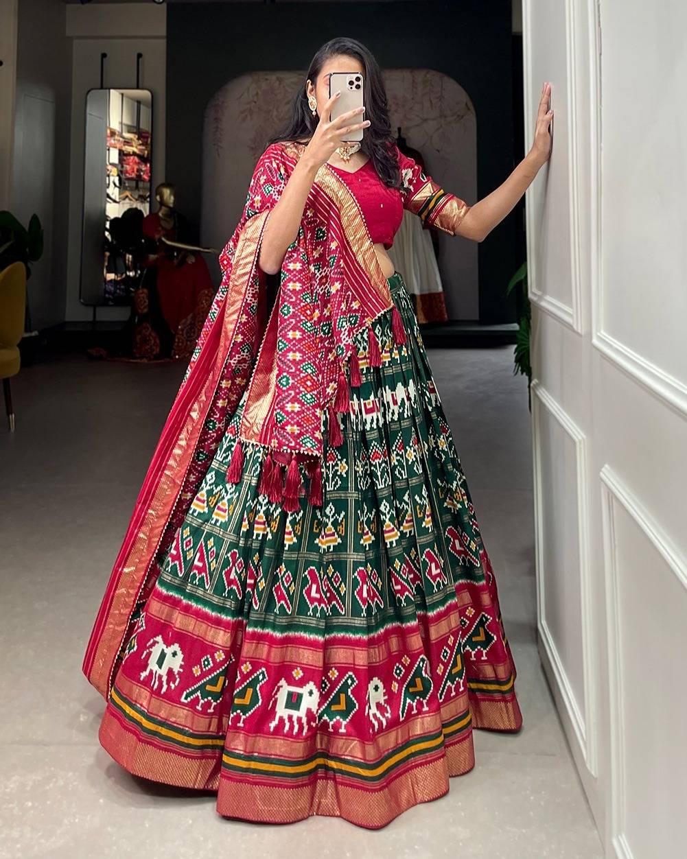 Navratri Gaji Silk Lehenga Choli With Dupatta Wholesale at Rs 3899 |  Designer Lehenga Choli in Surat | ID: 2851764079612