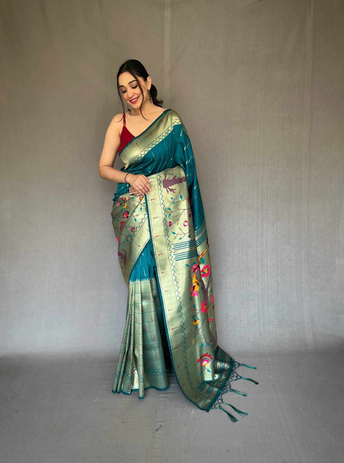 Paithani Big Border By Fashid Wholesale 01 To 06 Series Indian Traditional Wear Collection Beautiful Stylish Fancy Colorful Party Wear & Occasional Wear Pure Paithani Silk Sarees At Wholesale Price