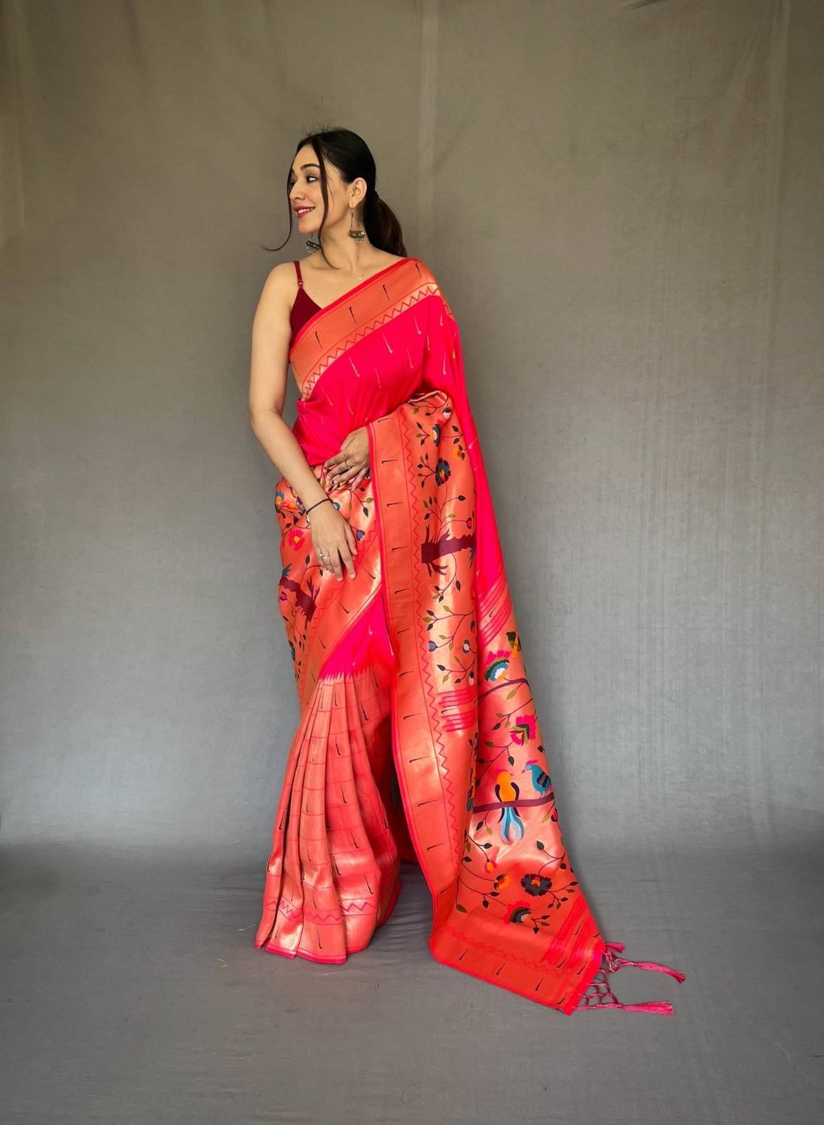 Paithani Big Border By Fashid Wholesale 01 To 06 Series Indian Traditional Wear Collection Beautiful Stylish Fancy Colorful Party Wear & Occasional Wear Pure Paithani Silk Sarees At Wholesale Price