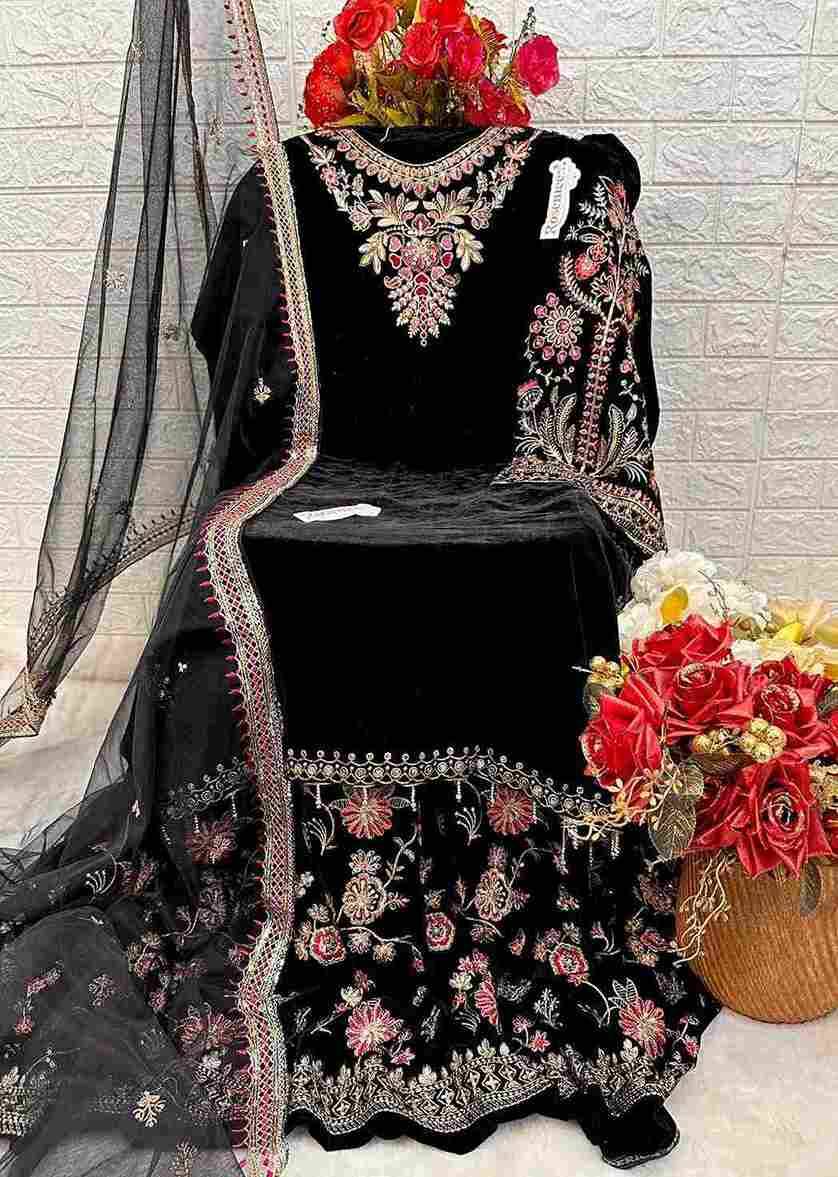 Fepic Hit Design 17022 By Fepic Beautiful Pakistani Suits Colorful Stylish Fancy Casual Wear & Ethnic Wear Velvet Embroidered Dresses At Wholesale Price