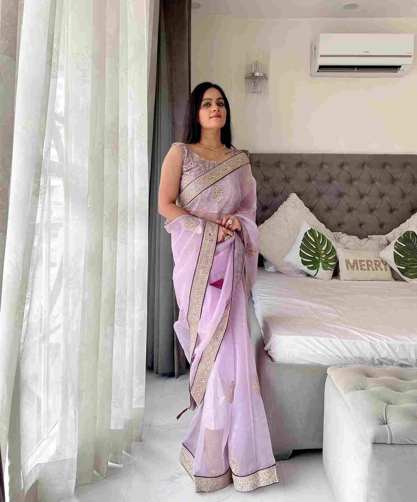 Aarjoo By Fashid Wholesale 01 To 05 Series Indian Traditional Wear Collection Beautiful Stylish Fancy Colorful Party Wear & Occasional Wear Pure Organza Silk Sarees At Wholesale Price