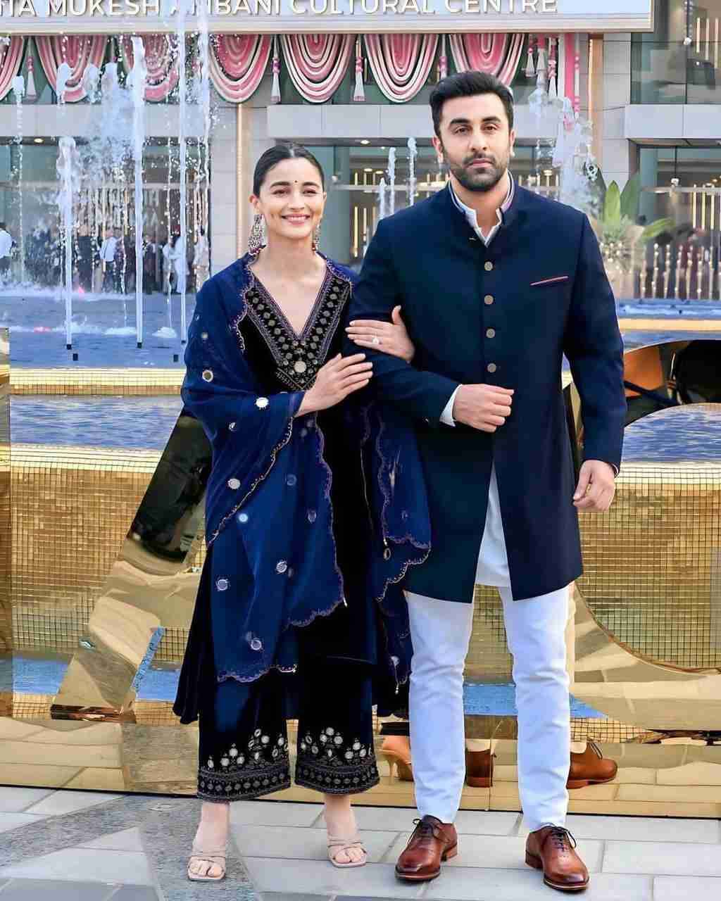 L-1748 By Fashid Wholesale 01 To 02 Series Beautiful Stylish Festive Suits Fancy Colorful Casual Wear & Ethnic Wear & Ready To Wear Georgette Digital Print Dresses At Wholesale Price