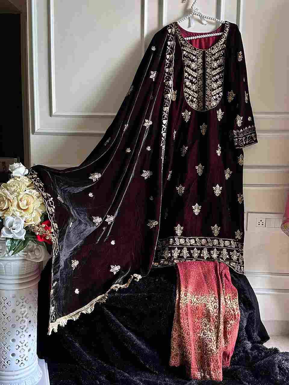Ziaaz Designs Hit Design 382 By Ziaaz Designs Beautiful Stylish Pakistani Suits Fancy Colorful Casual Wear & Ethnic Wear & Ready To Wear Velvet Embroidered Dresses At Wholesale Price