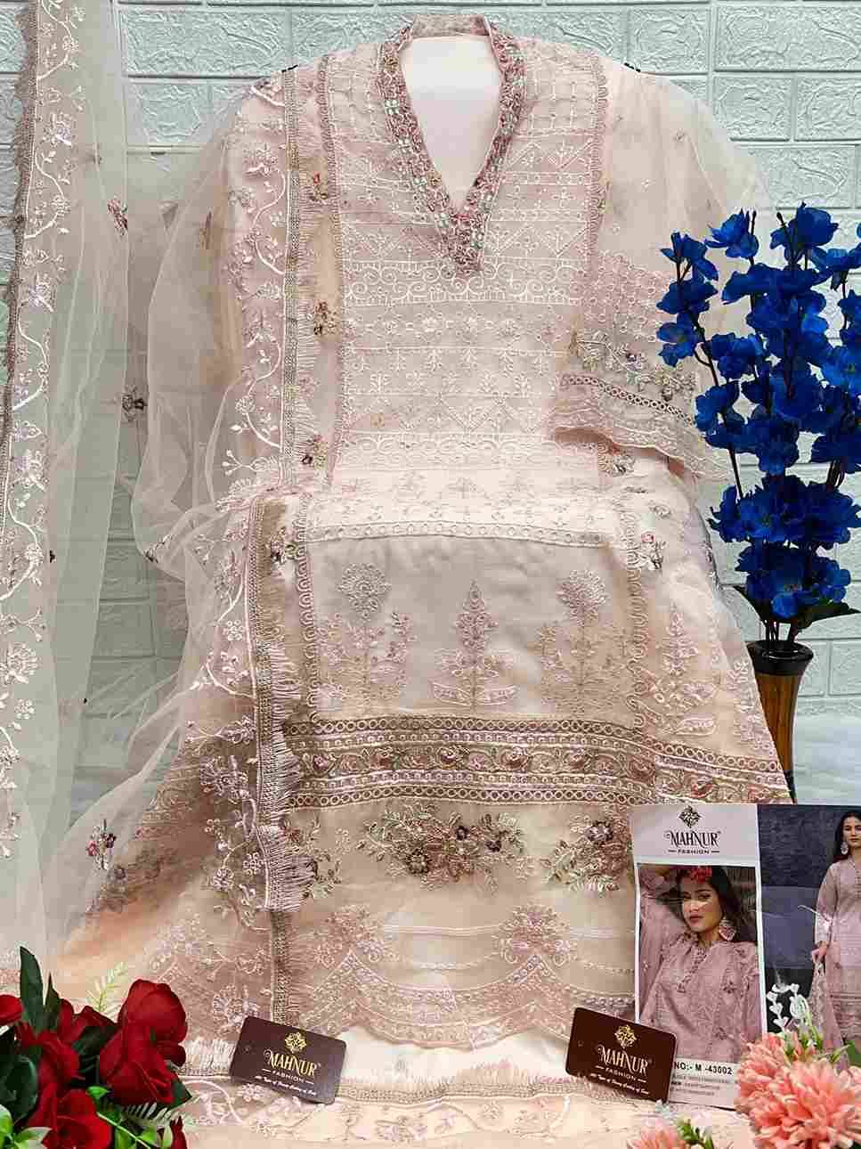 Mahnur Vol-43 By Mahnur Fashion 43001 To 43002 Series Beautiful Pakistani Suits Colorful Stylish Fancy Casual Wear & Ethnic Wear Organza  Dresses At Wholesale Price