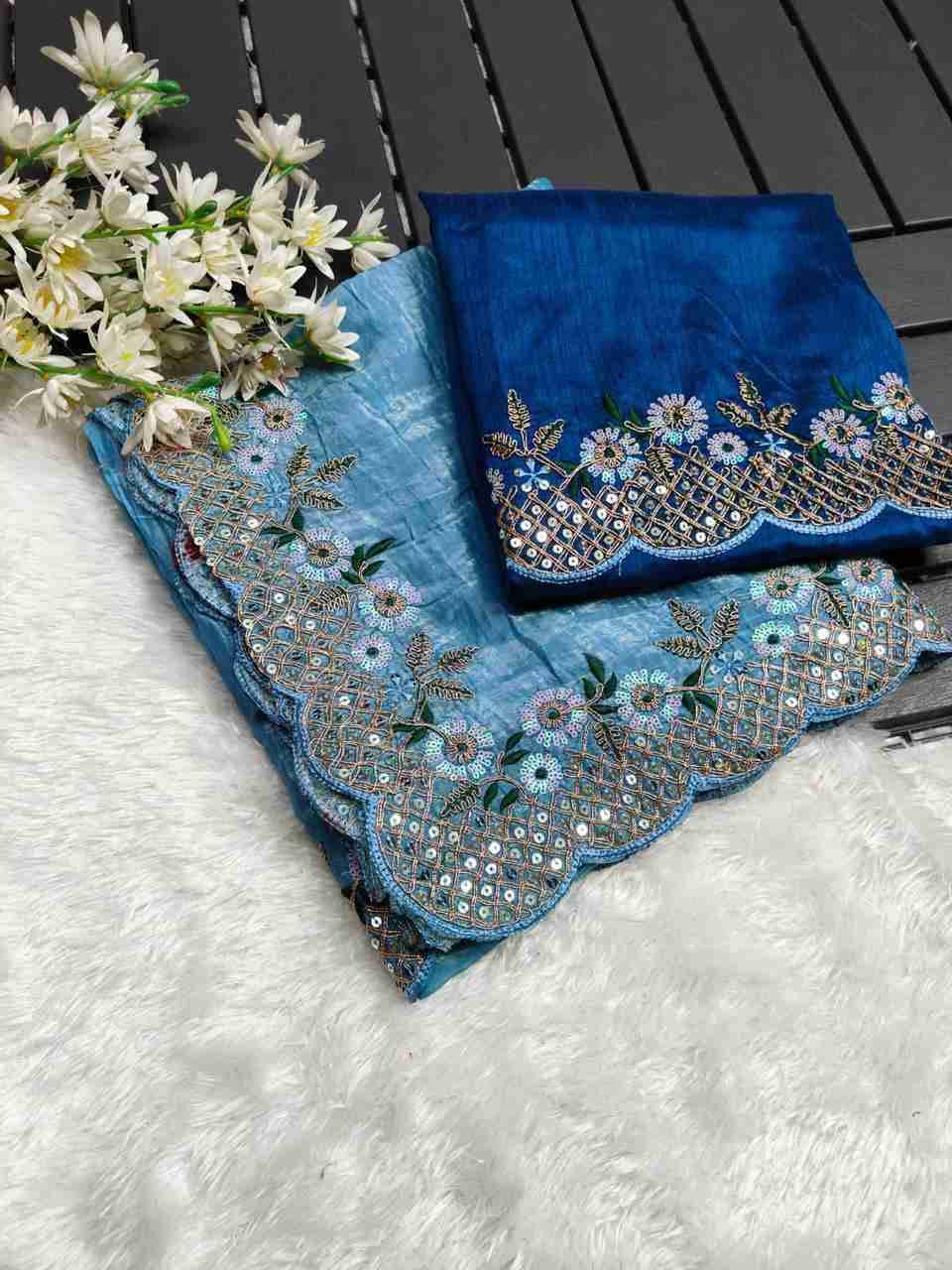 Vs-Kaviya Vol-2 By Fashid Wholesale 01 To 06 Series Indian Traditional Wear Collection Beautiful Stylish Fancy Colorful Party Wear & Occasional Wear Pure Gold Crush Fancy Sarees At Wholesale Price