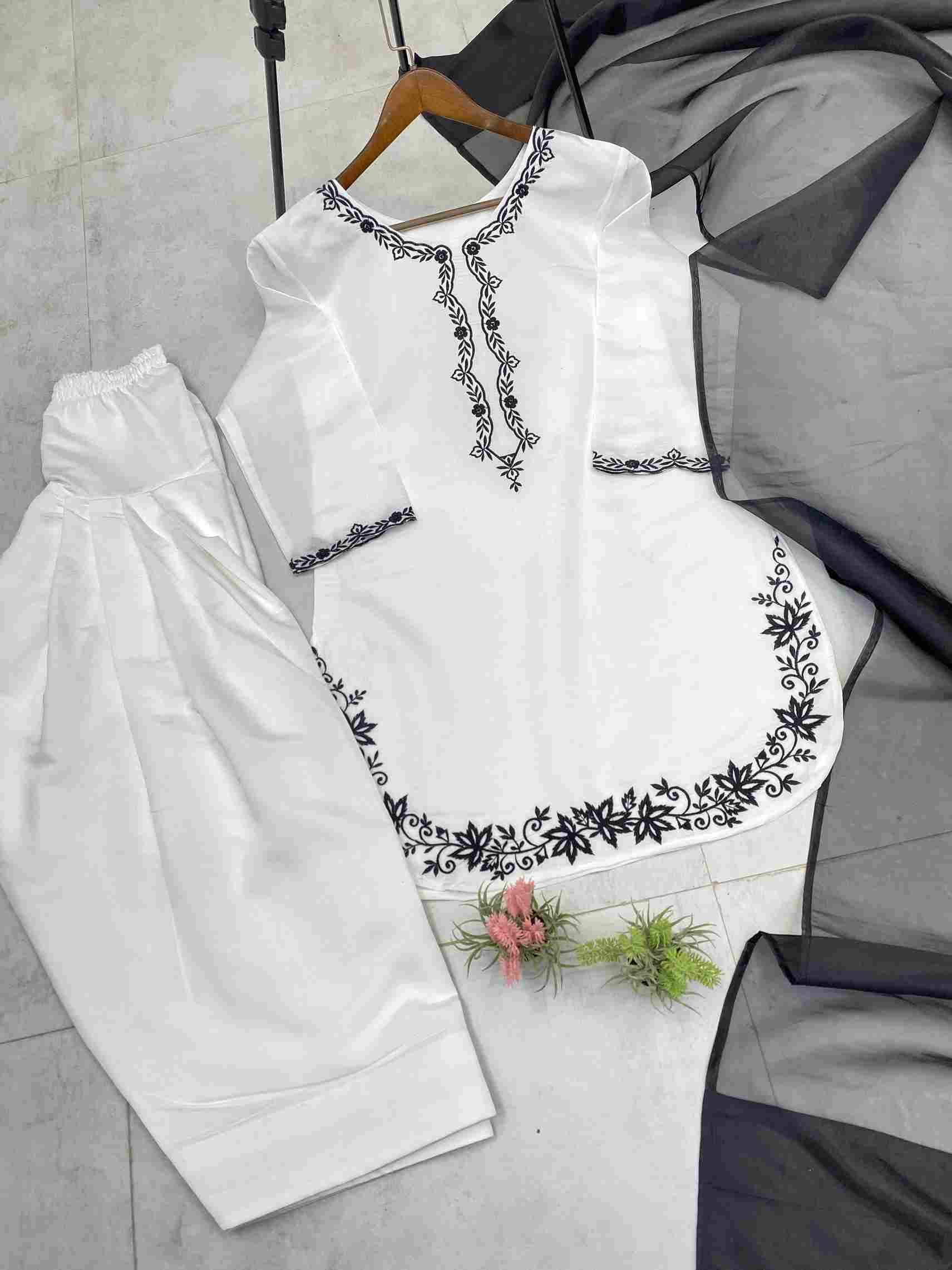 Le-1941 By Fashid Wholesale Beautiful Festive Suits Colorful Stylish Fancy Casual Wear & Ethnic Wear Roman Silk Dresses At Wholesale Price