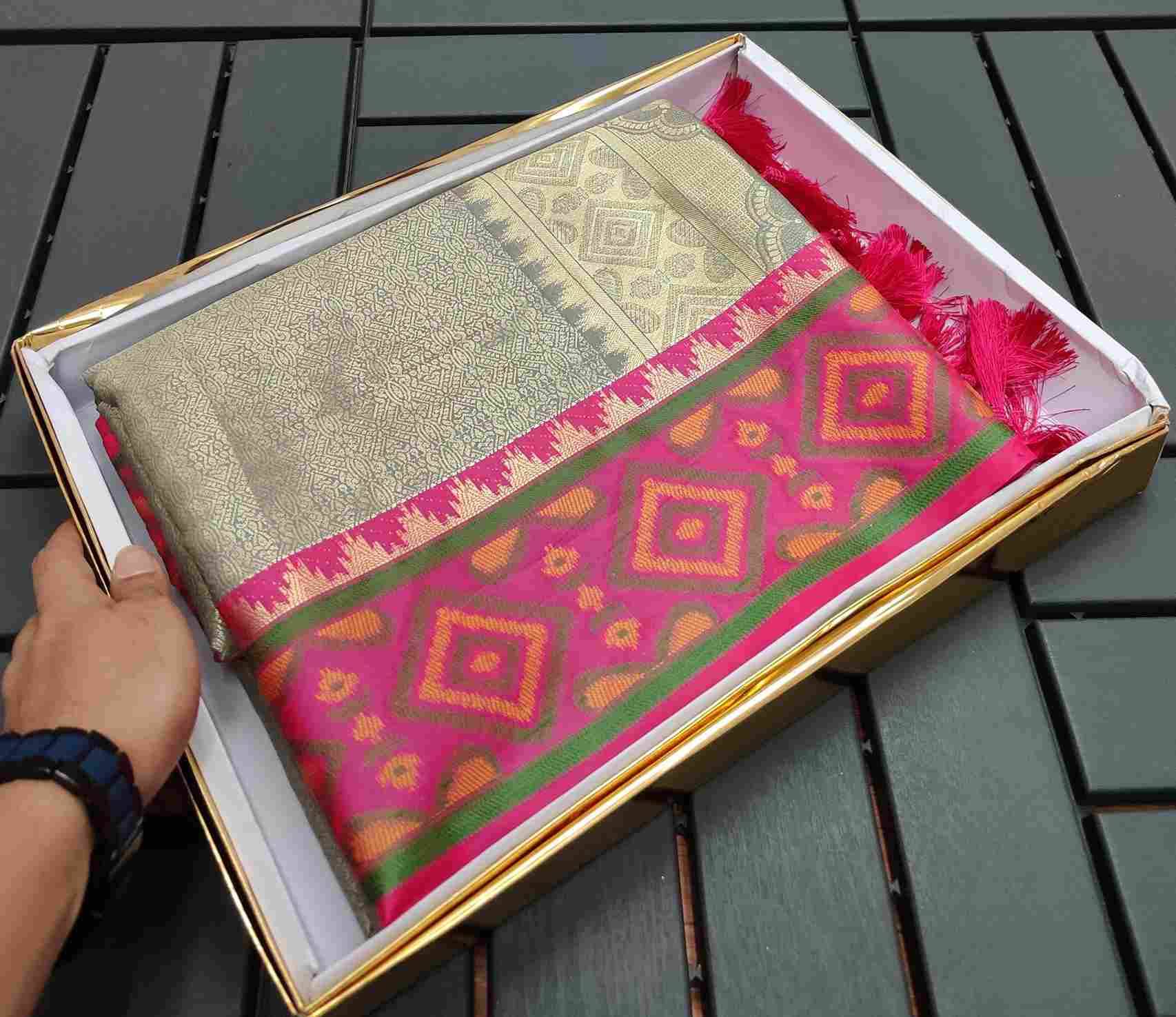 Vv-10 By Fashid Wholesale 01 To 04 Series Indian Traditional Wear Collection Beautiful Stylish Fancy Colorful Party Wear & Occasional Wear Kanjivaram Silk Sarees At Wholesale Price