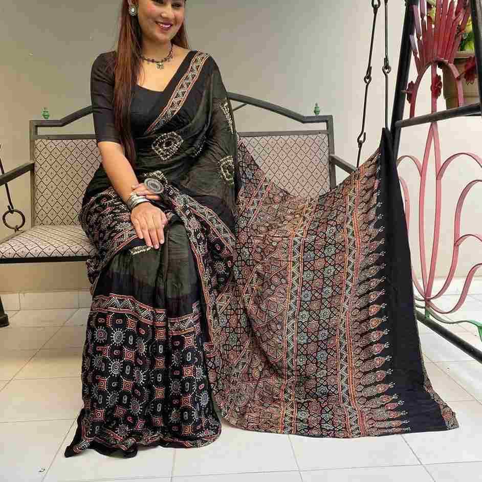 Pc-01 By Fashid Wholesale 01 To 15 Series Indian Traditional Wear Collection Beautiful Stylish Fancy Colorful Party Wear & Occasional Wear Model Silk Sarees At Wholesale Price