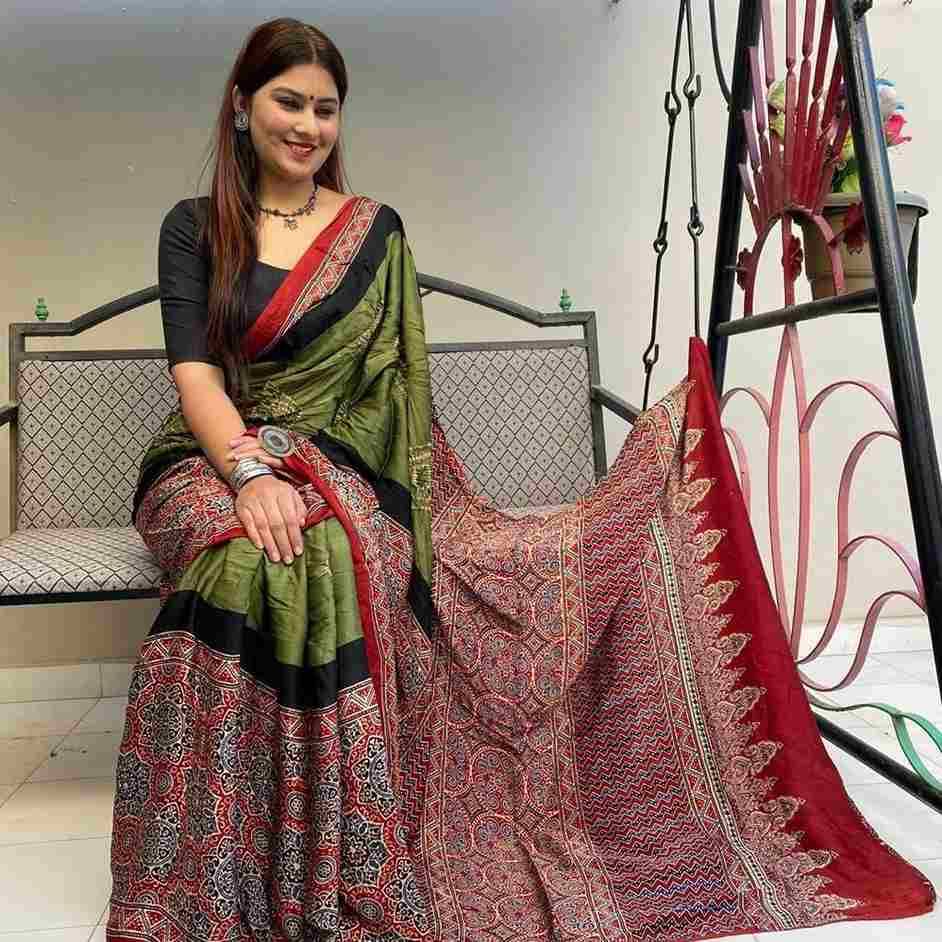 Pc-01 By Fashid Wholesale 01 To 15 Series Indian Traditional Wear Collection Beautiful Stylish Fancy Colorful Party Wear & Occasional Wear Model Silk Sarees At Wholesale Price