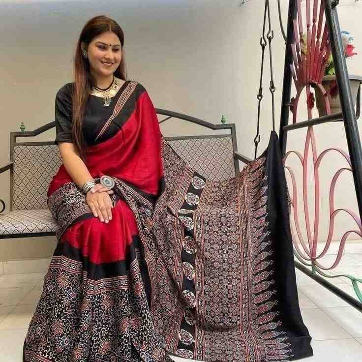 Pc-01 By Fashid Wholesale 01 To 15 Series Indian Traditional Wear Collection Beautiful Stylish Fancy Colorful Party Wear & Occasional Wear Model Silk Sarees At Wholesale Price
