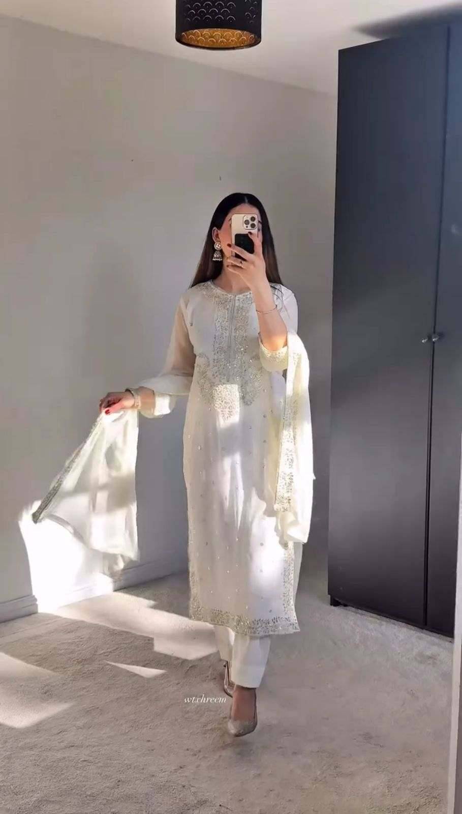 Sf-1025 By Fashid Wholesale Suits Beautiful Fancy Colorful Stylish Party Wear & Occasional Wear Heavy Georgette Dresses At Wholesale Price