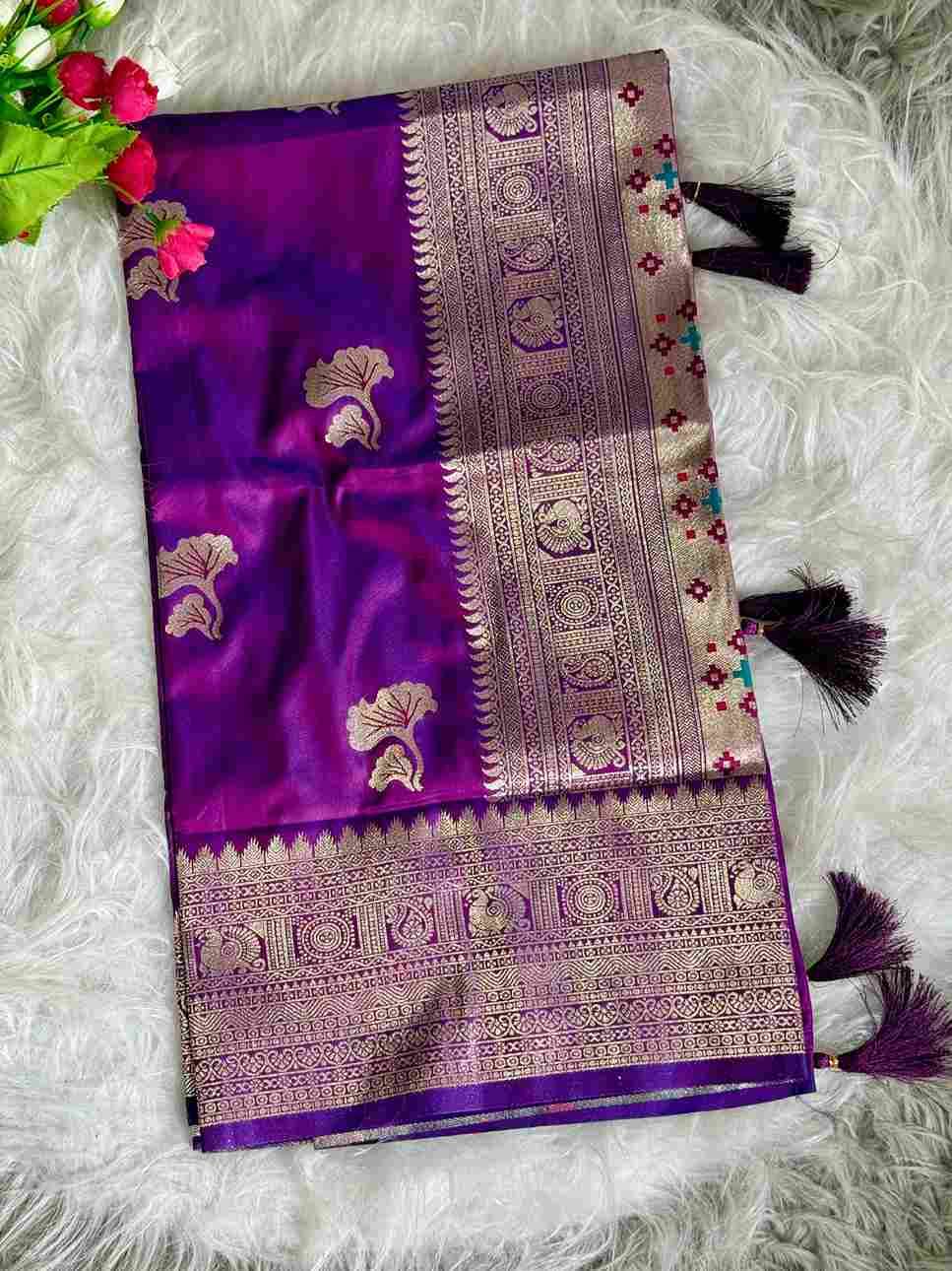 Vv-18 By Fashid Wholesale 01 To 08 Series Indian Traditional Wear Collection Beautiful Stylish Fancy Colorful Party Wear & Occasional Wear Paithani Silk Sarees At Wholesale Price