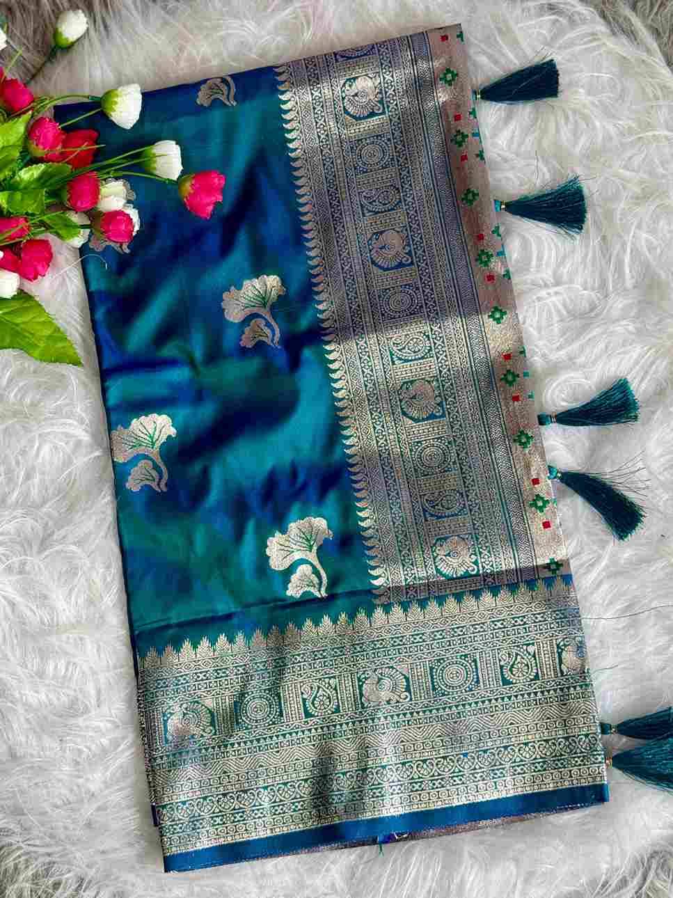 Vv-18 By Fashid Wholesale 01 To 08 Series Indian Traditional Wear Collection Beautiful Stylish Fancy Colorful Party Wear & Occasional Wear Paithani Silk Sarees At Wholesale Price