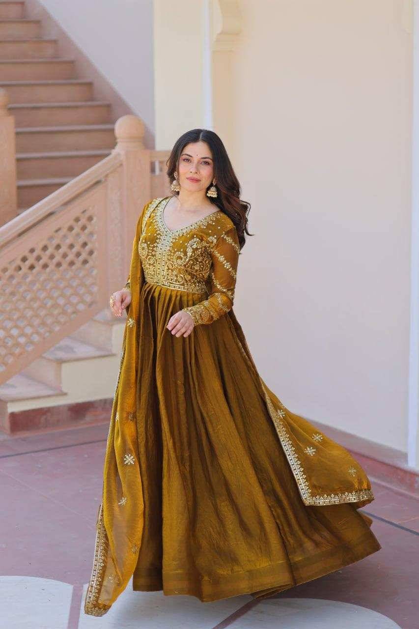 Sf-1040 By Fashid Wholesale 01 To 02 Series Designer Beautiful Collection Occasional Wear & Party Wear Fendy Gowns At Wholesale Price