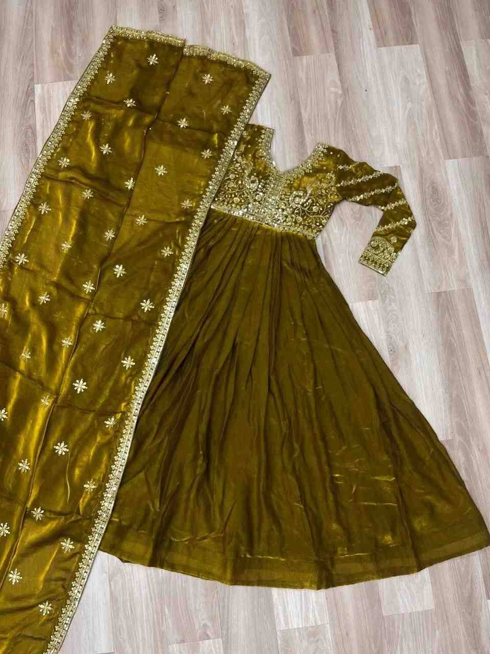 Sf-1040 By Fashid Wholesale 01 To 02 Series Designer Beautiful Collection Occasional Wear & Party Wear Fendy Gowns At Wholesale Price