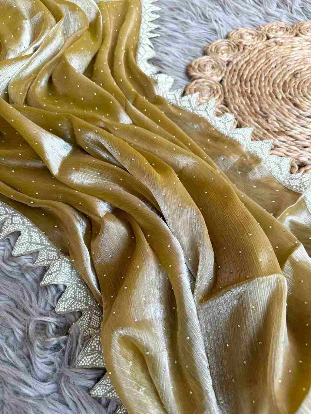 Vt-1039 By Fashid Wholesale 01 To 07 Series Indian Traditional Wear Collection Beautiful Stylish Fancy Colorful Party Wear & Occasional Wear Jimmy Choo Sarees At Wholesale Price