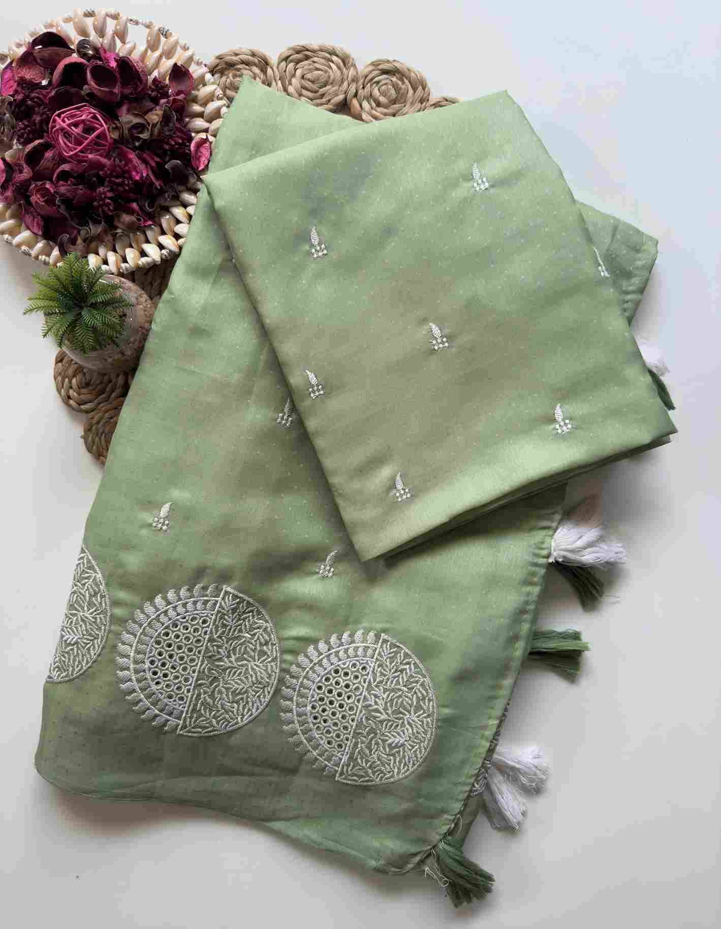 Vt-1125 By Fashid Wholesale 01 To 02 Series Indian Traditional Wear Collection Beautiful Stylish Fancy Colorful Party Wear & Occasional Wear Pure Soft Tussar Silk Sarees At Wholesale Price