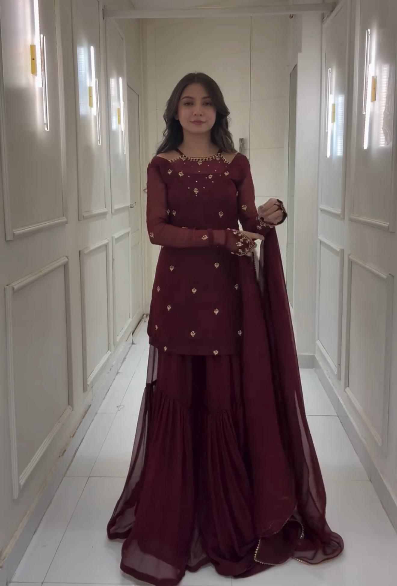 Zd-10102 By Fashid Wholesale 01 To 04 Series Beautiful Suits Stylish Fancy Colorful Party Wear & Occasional Wear Faux Georgette Dresses At Wholesale Price