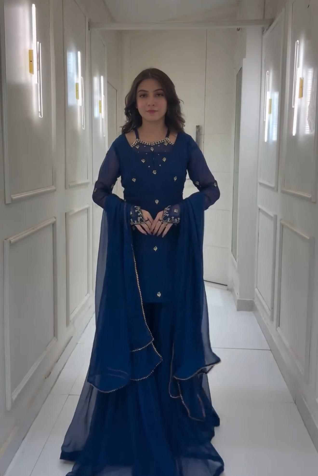 Zd-10102 By Fashid Wholesale 01 To 04 Series Beautiful Suits Stylish Fancy Colorful Party Wear & Occasional Wear Faux Georgette Dresses At Wholesale Price