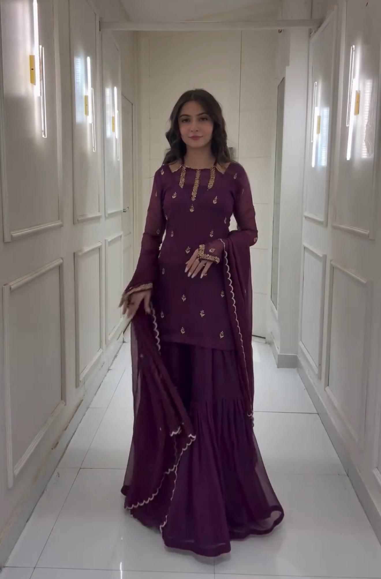 Zd-10102 By Fashid Wholesale 01 To 04 Series Beautiful Suits Stylish Fancy Colorful Party Wear & Occasional Wear Faux Georgette Dresses At Wholesale Price