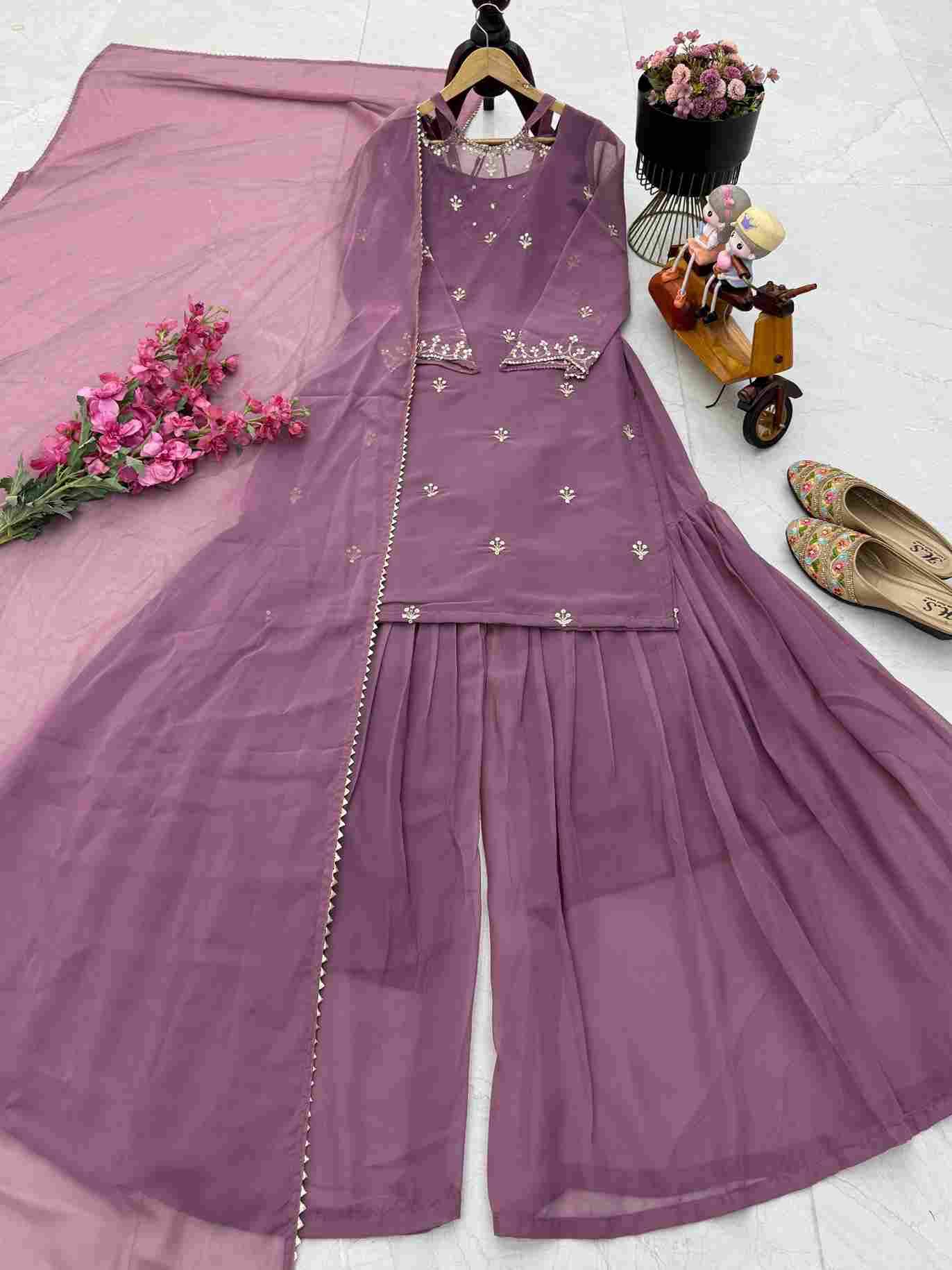 Zd-10102 By Fashid Wholesale 01 To 04 Series Beautiful Suits Stylish Fancy Colorful Party Wear & Occasional Wear Faux Georgette Dresses At Wholesale Price