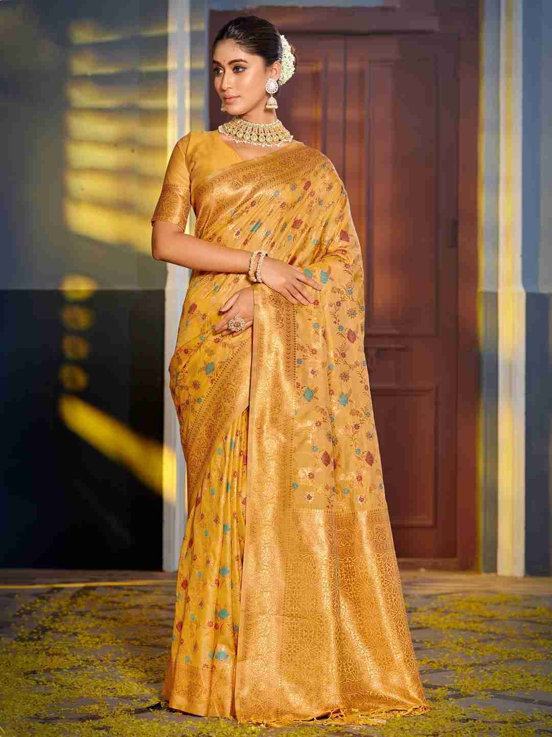Swarnika By Fashid Wholesale 5117 To 5122 Series Indian Traditional Wear Collection Beautiful Stylish Fancy Colorful Party Wear & Occasional Wear Banarasi Silk Sarees At Wholesale Price