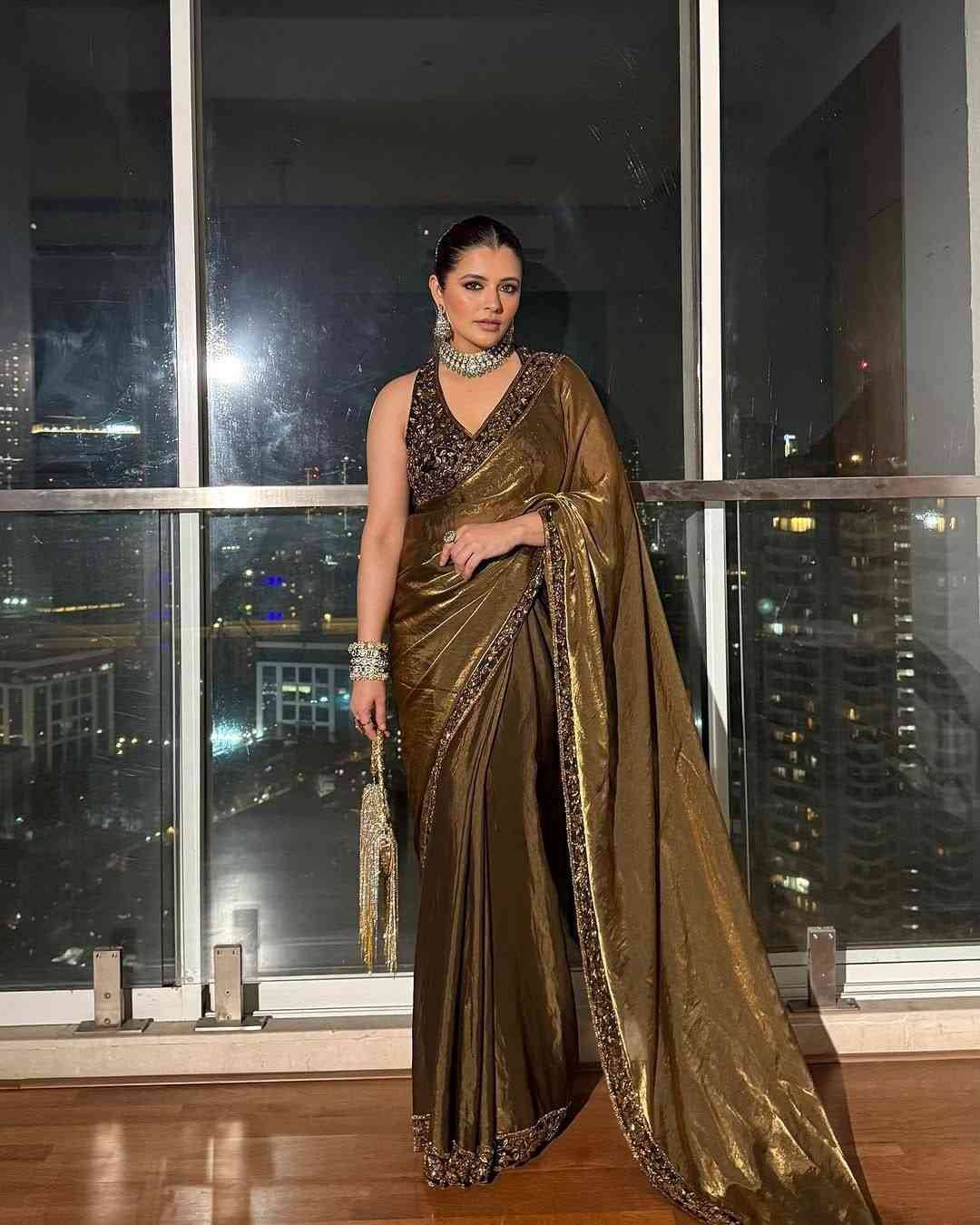 Vs-Banty Vol-2 By Fashid Wholesale Indian Traditional Wear Collection Beautiful Stylish Fancy Colorful Party Wear & Occasional Wear Jimmy Choo Sarees At Wholesale Price