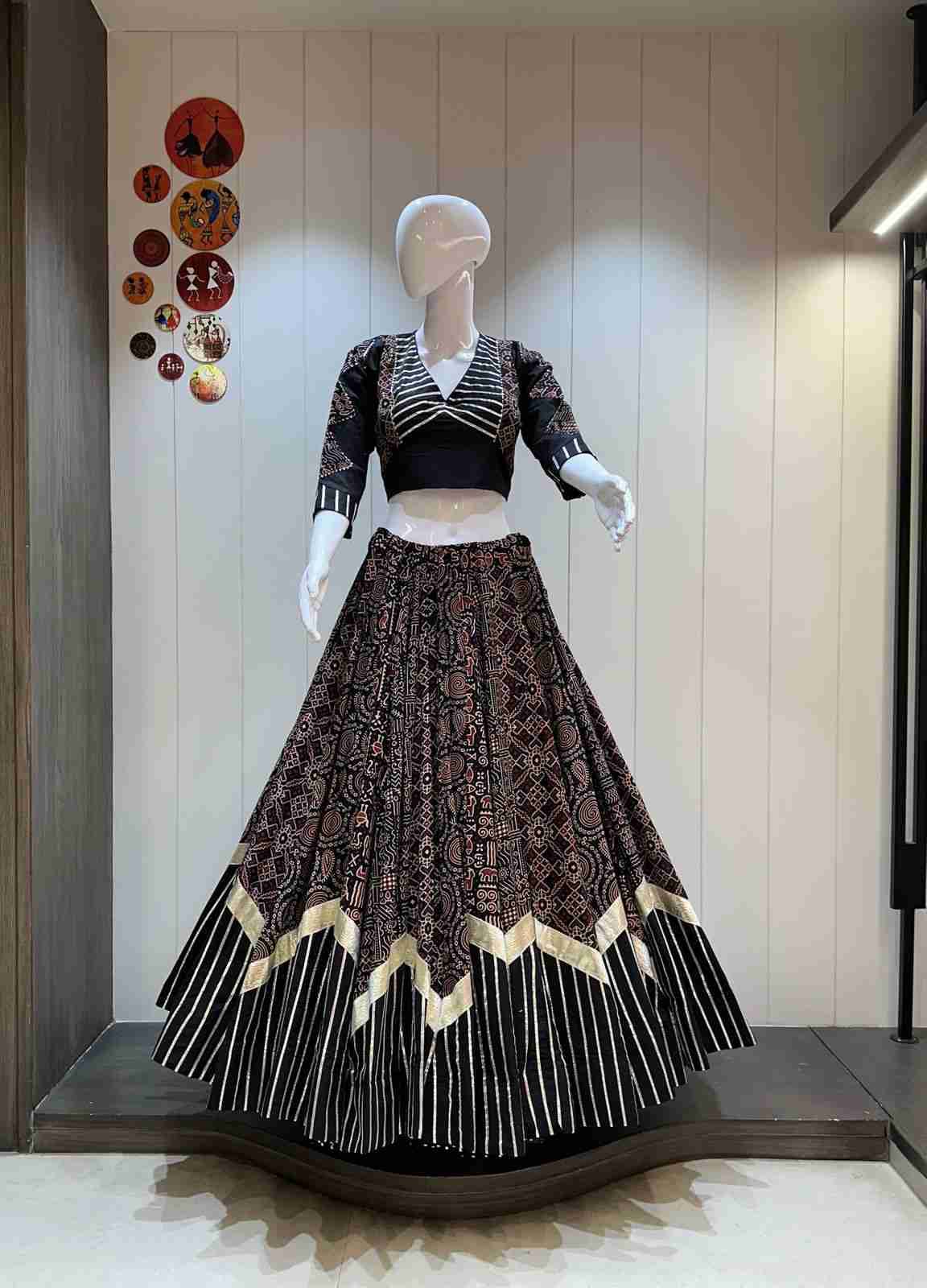 Ah-Kutchhi Leriya By Fashid Wholesale 01 To 02 Series Navratri Wear Collection Beautiful Stylish Colorful Fancy Party Wear & Occasional Wear Pure Kutchhi Print Lehengas At Wholesale Price