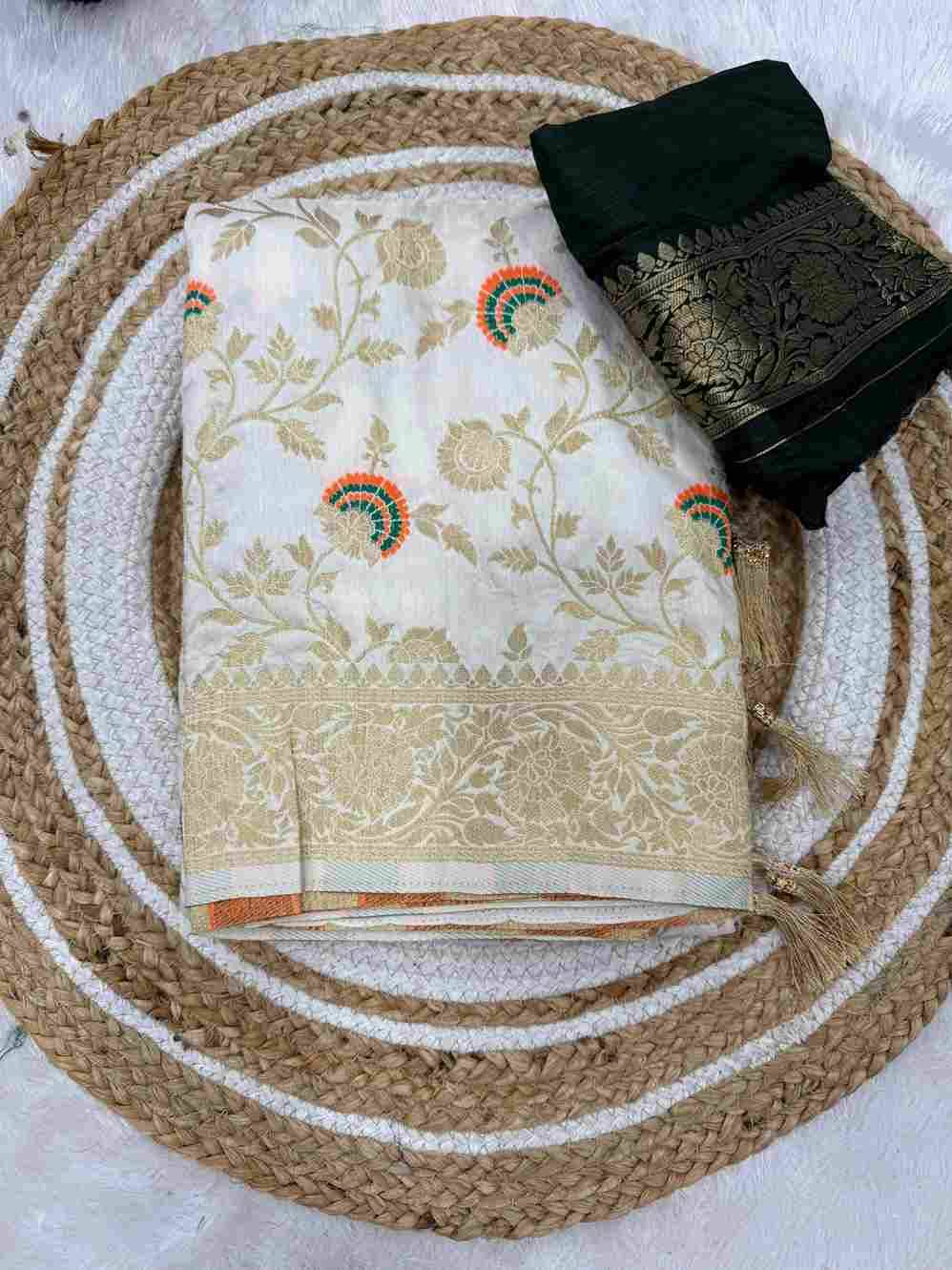 Sb-820 By Fashid Wholesale 01 To 05 Series Indian Durga Puja Special Traditional Wear Collection Beautiful Stylish Fancy Colorful Party Wear & Occasional Wear Pure Soft Khadi Georgette Silk Sarees At Wholesale Price