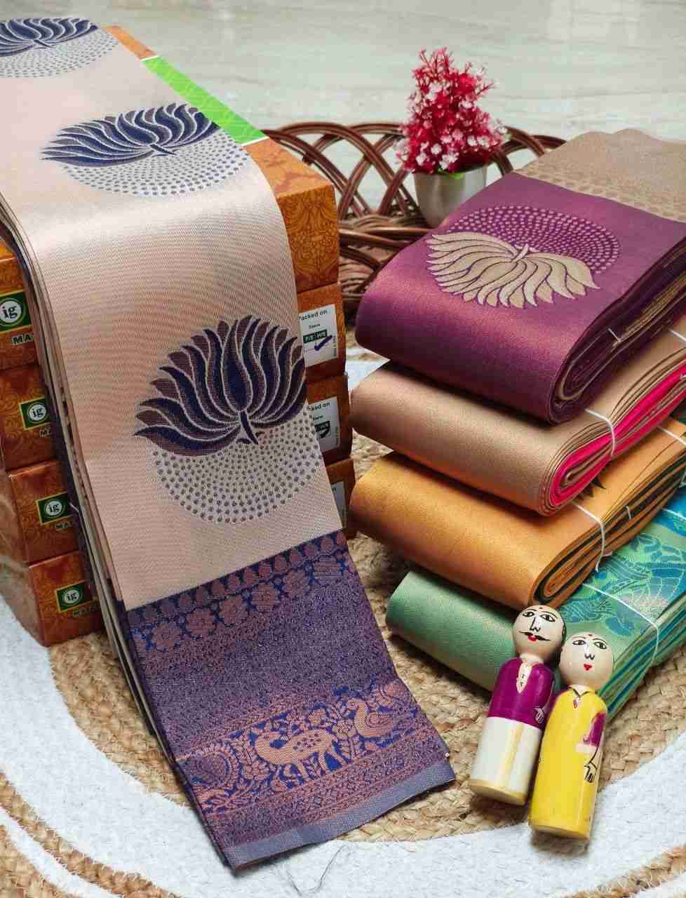 Sb-922 By Fashid Wholesale 01 To 04 Series Indian Traditional Wear Collection Beautiful Stylish Fancy Colorful Party Wear & Occasional Wear Pure Banarasi Silk Sarees At Wholesale Price