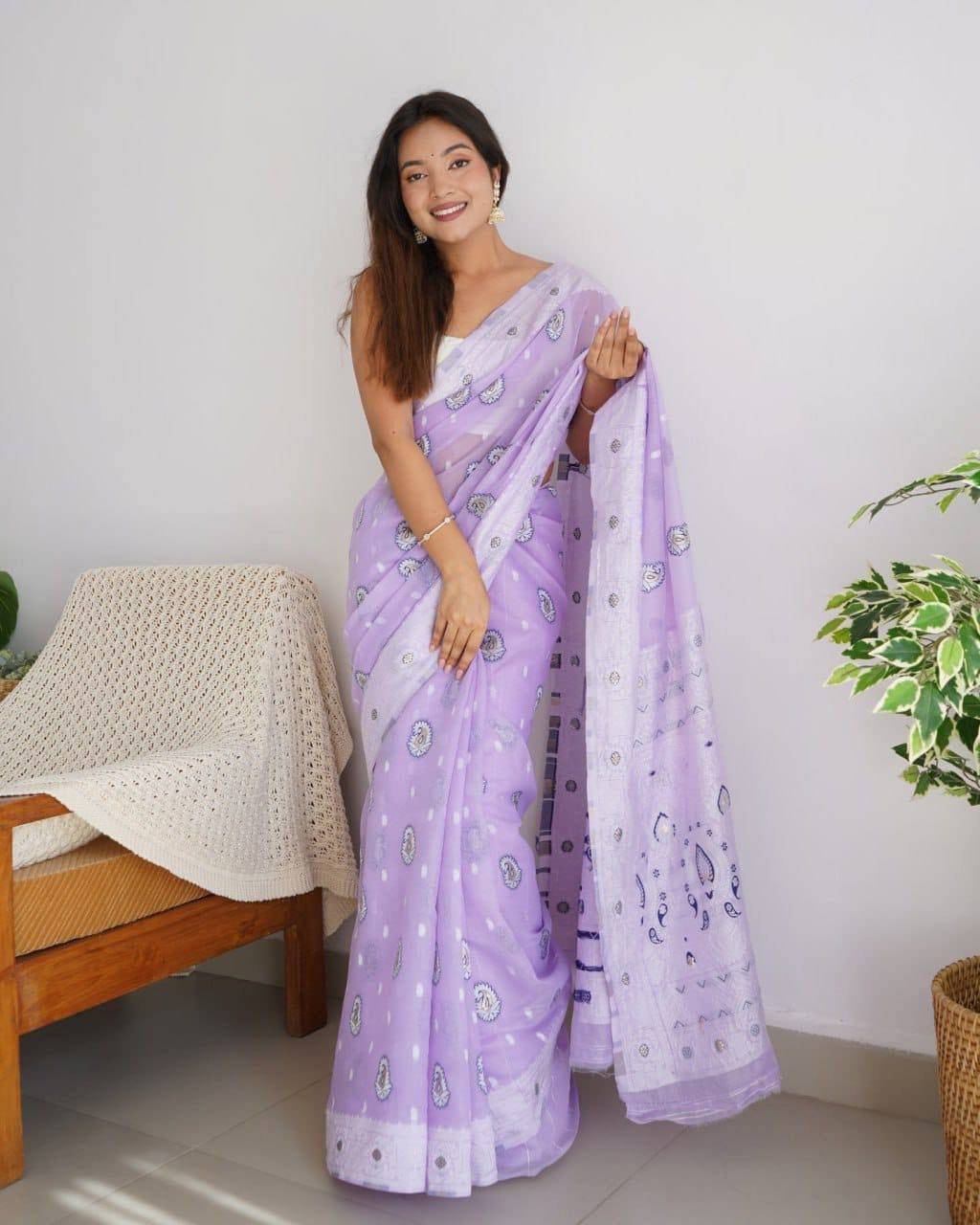 Lc-618 By Fashid Wholesale 01 To 04 Series Indian Traditional Wear Collection Beautiful Stylish Fancy Colorful Party Wear & Occasional Wear Linen Cotton Sarees At Wholesale Price