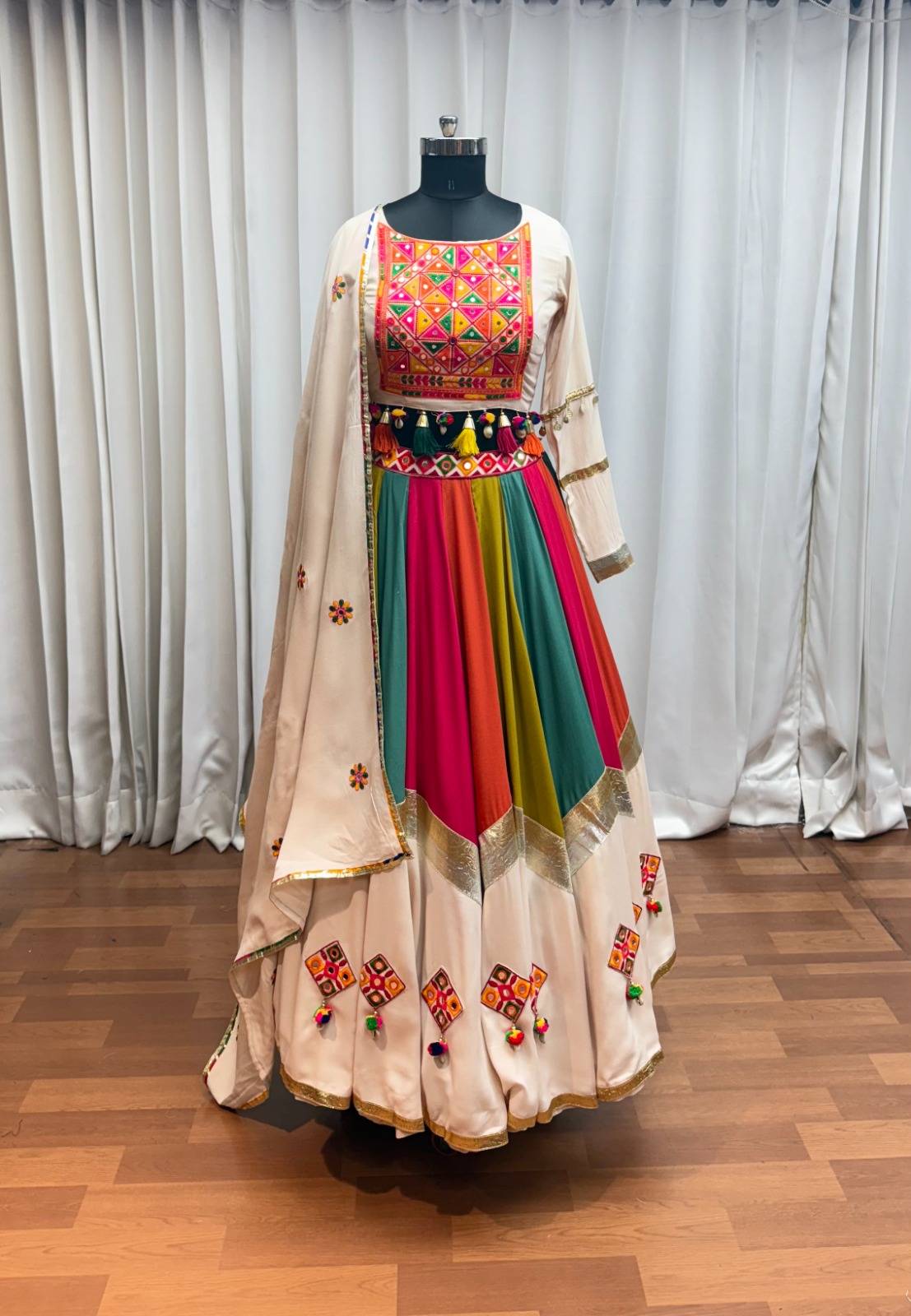 Raas Vol-28 By Shubhkala 11091 To 11094 Series Navratri Wear Collection Beautiful Stylish Colorful Fancy Party Wear & Occasional Wear Viscose Cotton Lehengas At Wholesale Price