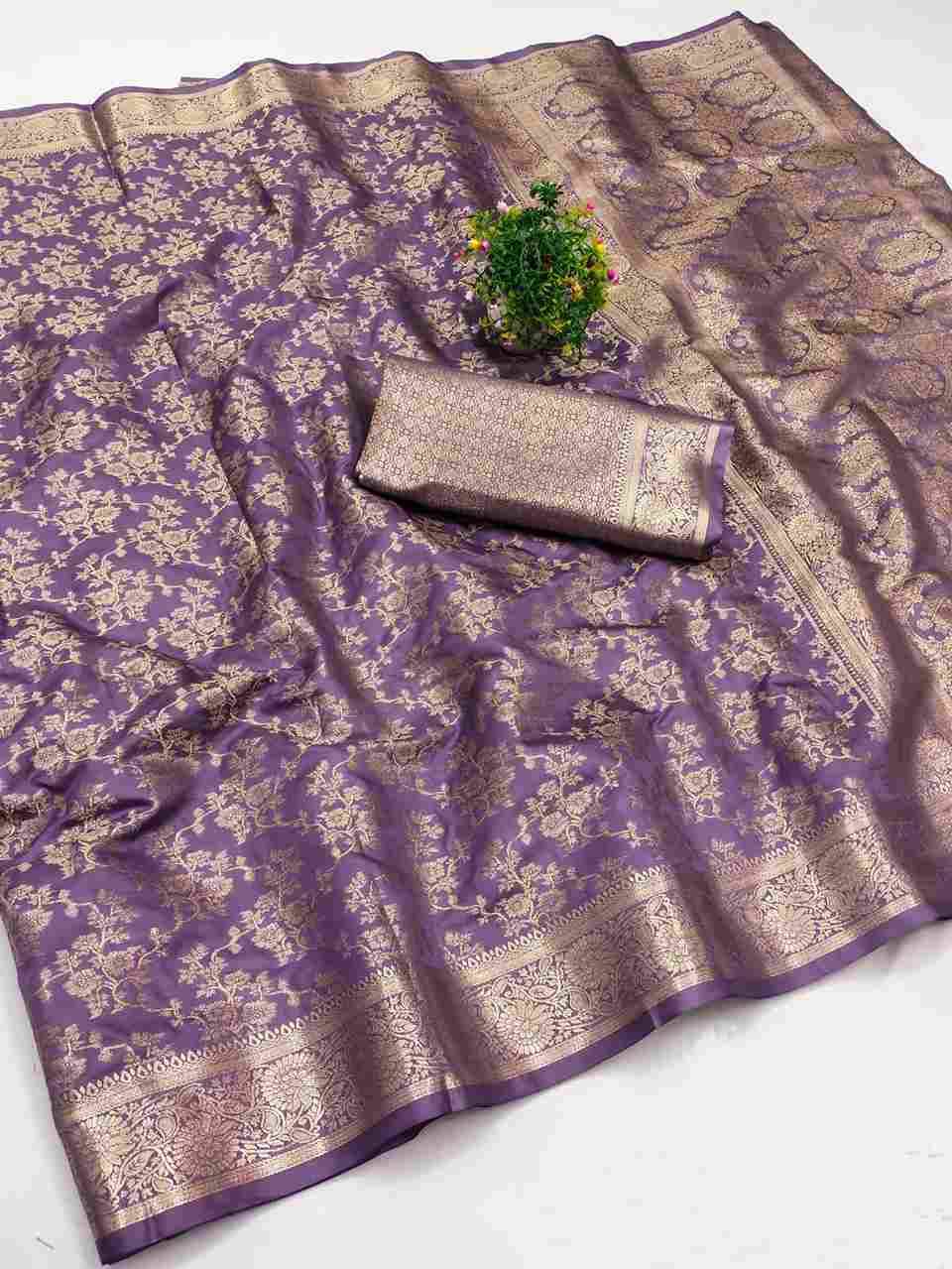 Ab-105 By Fashid Wholesale 01 To 04 Series Indian Traditional Wear Collection Beautiful Stylish Fancy Colorful Party Wear & Occasional Wear Pure Mercerized Soft Silk Sarees At Wholesale Price