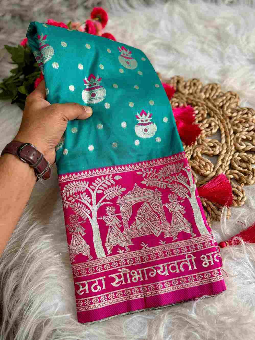 Vv-Sabhagyawati By Fashid Wholesale 01 To 07 Series Indian Traditional Wear Collection Beautiful Stylish Fancy Colorful Party Wear & Occasional Wear Paithani Soft Silk Sarees At Wholesale Price