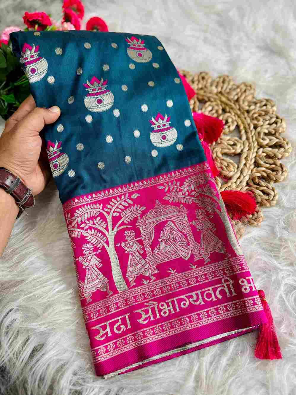 Vv-Sabhagyawati By Fashid Wholesale 01 To 07 Series Indian Traditional Wear Collection Beautiful Stylish Fancy Colorful Party Wear & Occasional Wear Paithani Soft Silk Sarees At Wholesale Price