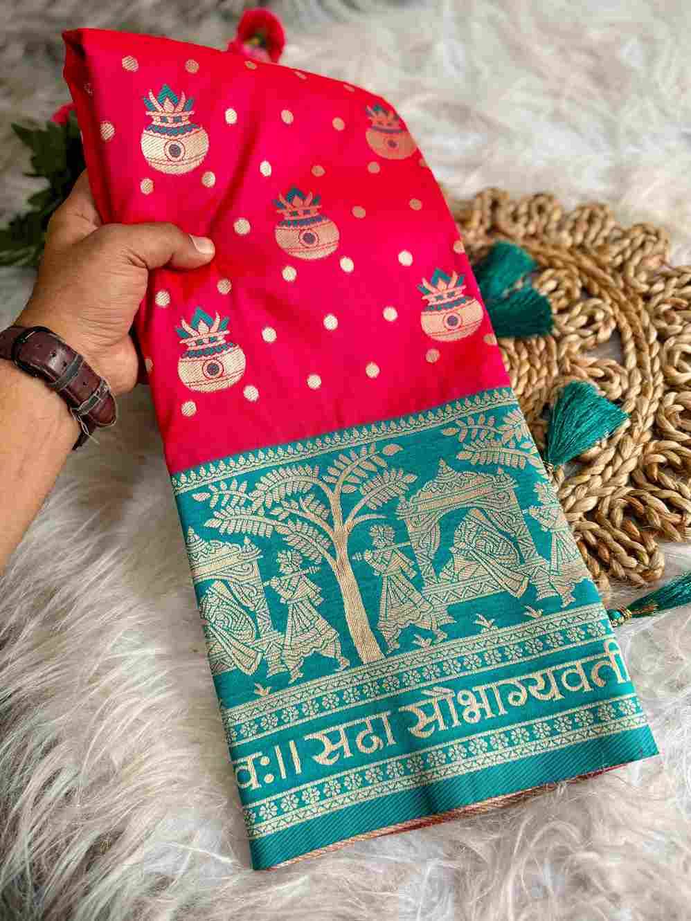 Vv-Sabhagyawati By Fashid Wholesale 01 To 07 Series Indian Traditional Wear Collection Beautiful Stylish Fancy Colorful Party Wear & Occasional Wear Paithani Soft Silk Sarees At Wholesale Price