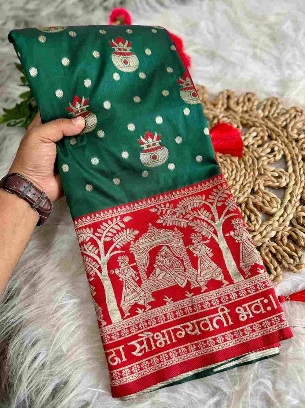 Vv-Sabhagyawati By Fashid Wholesale 01 To 07 Series Indian Traditional Wear Collection Beautiful Stylish Fancy Colorful Party Wear & Occasional Wear Paithani Soft Silk Sarees At Wholesale Price