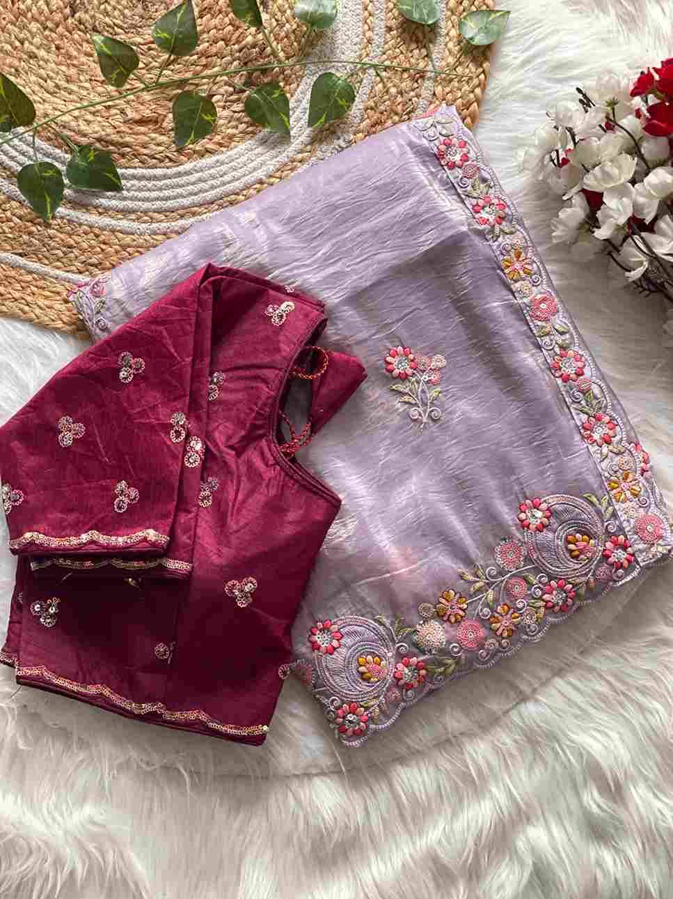 Vs-Laxmi By Fashid Wholesale 01 To 05 Series Indian Traditional Wear Collection Beautiful Stylish Fancy Colorful Party Wear & Occasional Wear Premium Gold Crush Sarees At Wholesale Price