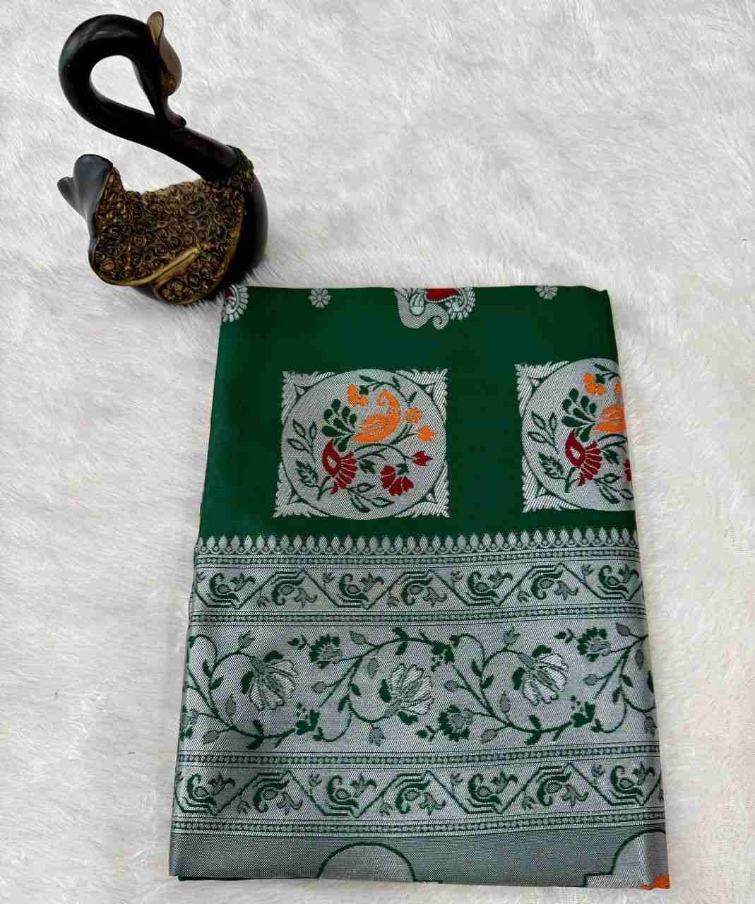 Lc-879 By Fashid Wholesale 01 To 08 Series Indian Traditional Wear Collection Beautiful Stylish Fancy Colorful Party Wear & Occasional Wear Paithani Silk Sarees At Wholesale Price