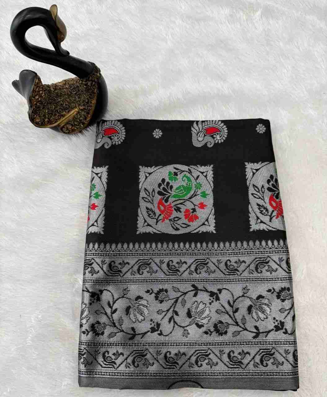 Lc-879 By Fashid Wholesale 01 To 08 Series Indian Traditional Wear Collection Beautiful Stylish Fancy Colorful Party Wear & Occasional Wear Paithani Silk Sarees At Wholesale Price