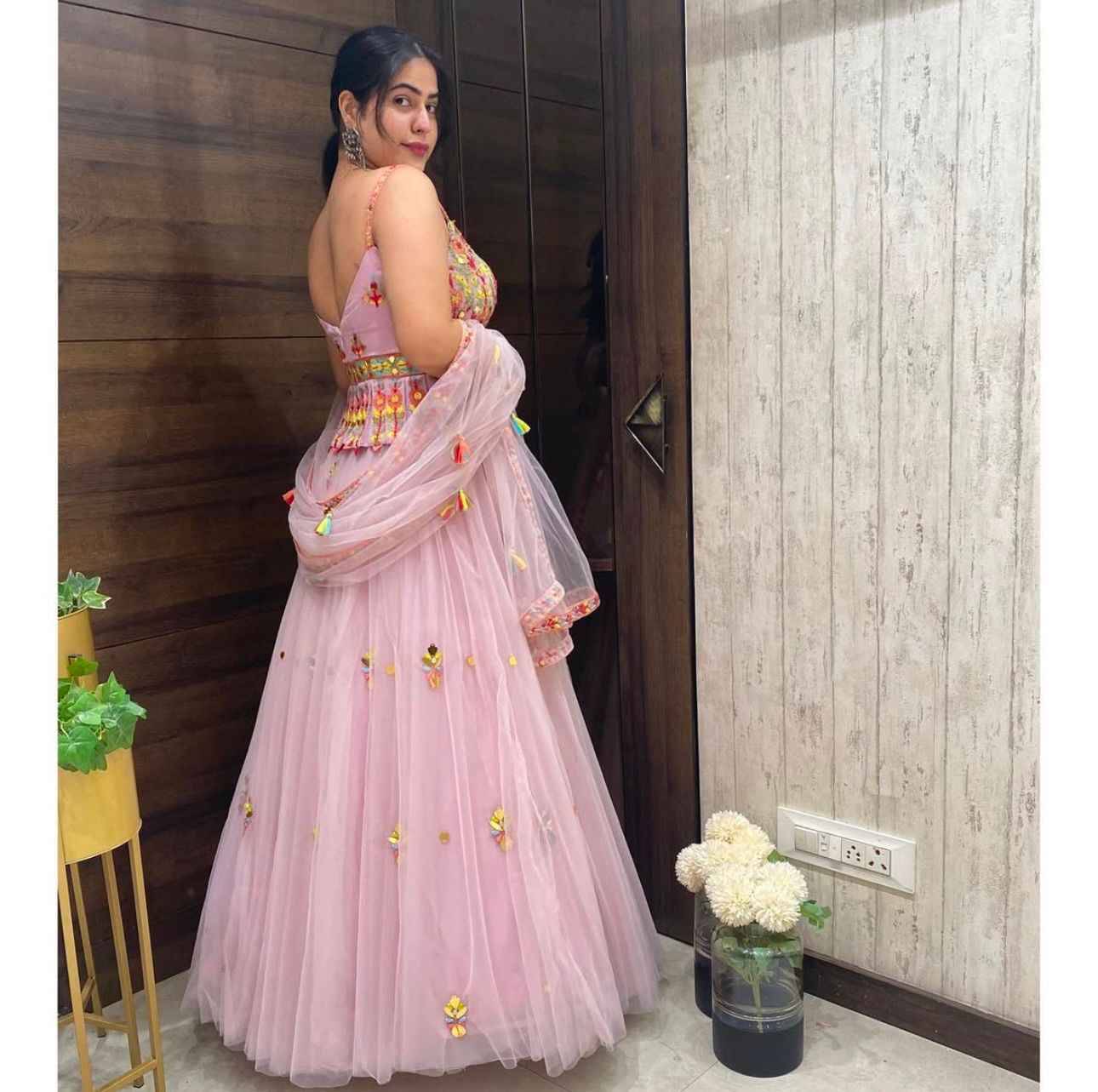 Sf-1053 By Fashid Wholesale Wear Collection Beautiful Stylish Colorful Fancy Party Wear & Occasional Wear Net Lehengas At Wholesale Price