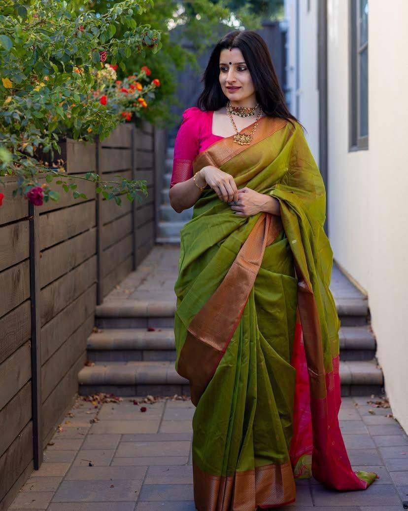 Kb-6011 By Fashid Wholesale Indian Traditional Wear Collection Beautiful Stylish Fancy Colorful Party Wear & Occasional Wear Soft Lichi Silk Saree Sarees At Wholesale Price