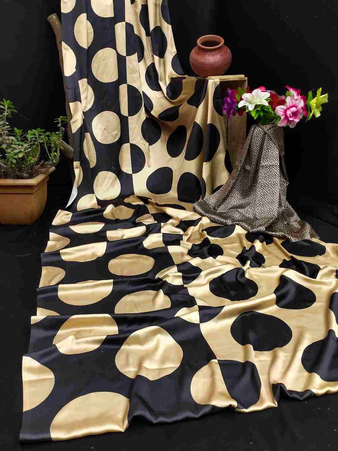 Srr-110 By Fashid Wholesale 01 To 17 Series Indian Traditional Wear Collection Beautiful Stylish Fancy Colorful Party Wear & Occasional Wear Japan Crepe Digital Print Sarees At Wholesale Price