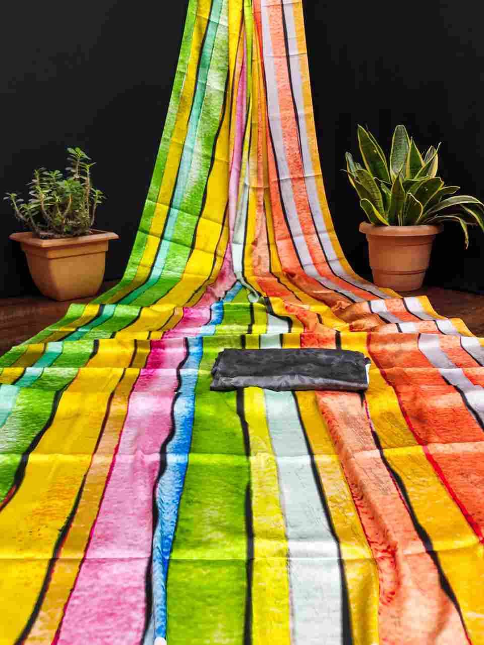 Srr-112 By Fashid Wholesale 01 To 16 Series Indian Traditional Wear Collection Beautiful Stylish Fancy Colorful Party Wear & Occasional Wear Japan Crepe Digital Print Sarees At Wholesale Price
