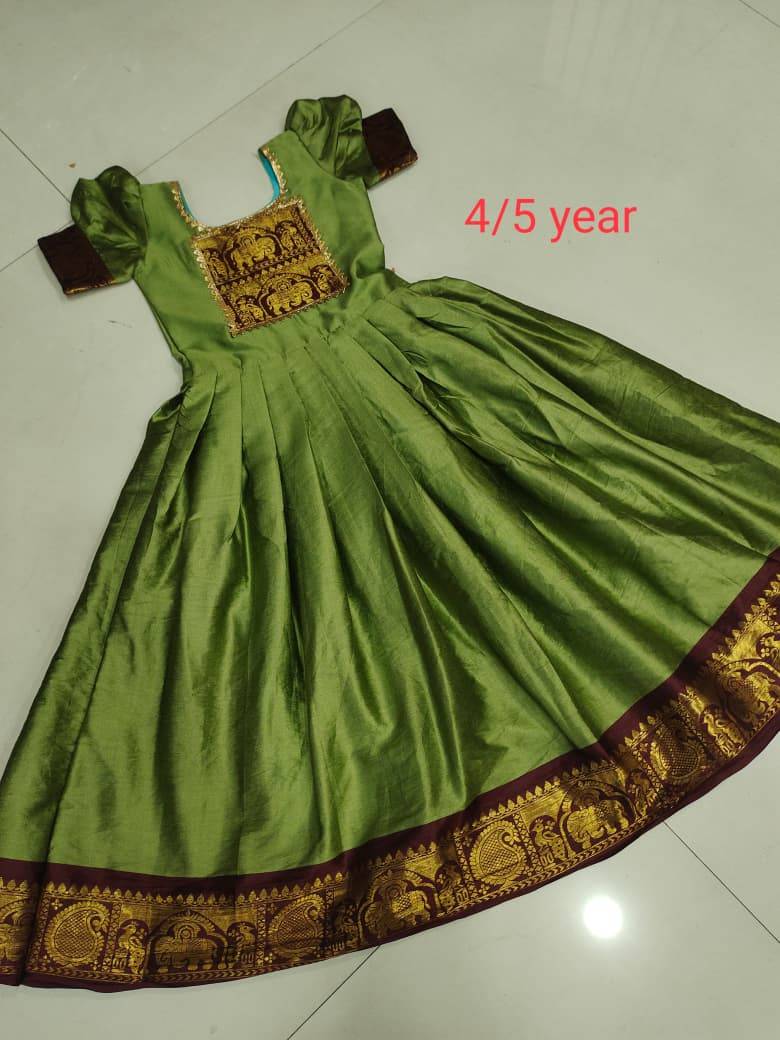 Pv-Kids Gown Vol-15 By Fashid Wholesale 01 To 21 Series Designer Beautiful Collection Occasional Wear & Party Wear Fancy Gowns At Wholesale Price