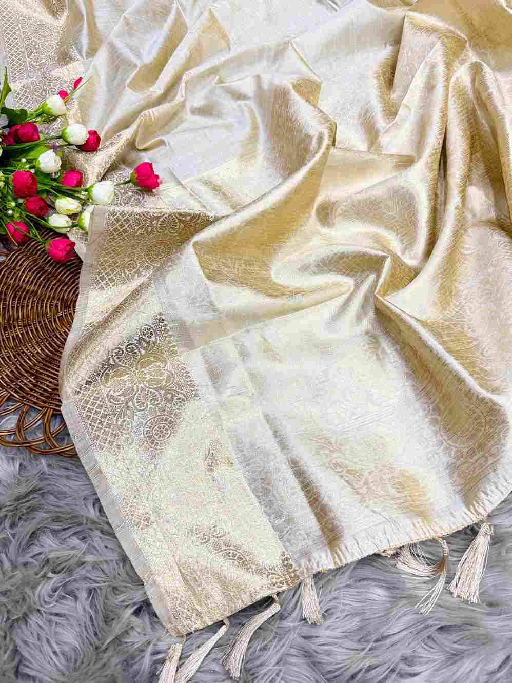 Vv-32 By Fashid Wholesale Indian Traditional Wear Collection Beautiful Stylish Fancy Colorful Party Wear & Occasional Wear Banarasi Katan Silk Sarees At Wholesale Price