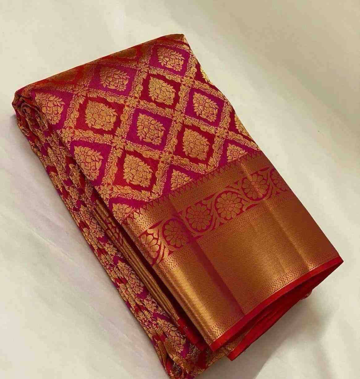 Lc-796 By Fashid Wholesale Indian Traditional Wear Collection Beautiful Stylish Fancy Colorful Party Wear & Occasional Wear Lichi Silk Sarees At Wholesale Price